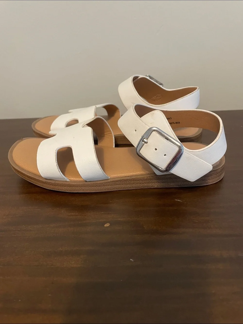 art class White Sandals with Buckle Closure (size 13)